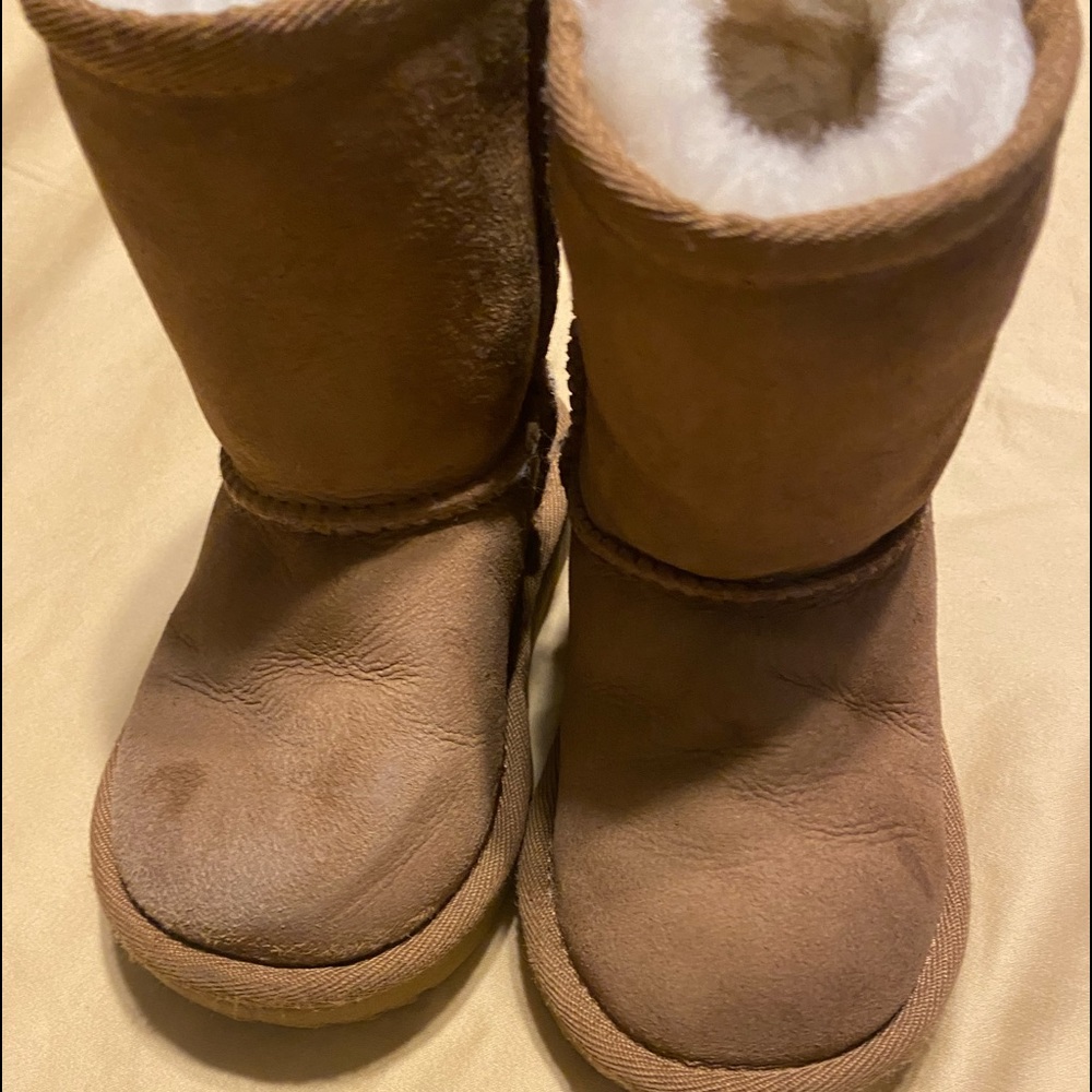 Toddler UGG boots size 6